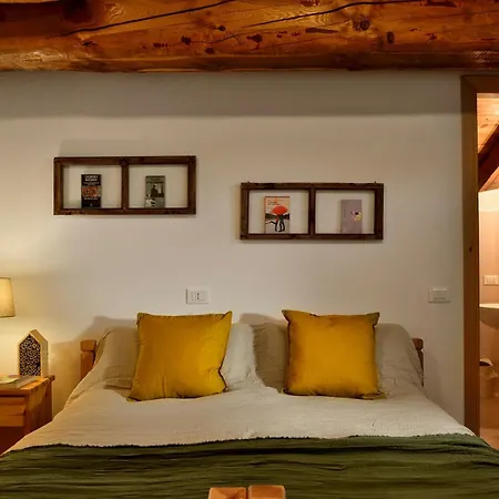 Rifugio Lou Lindal מלון *