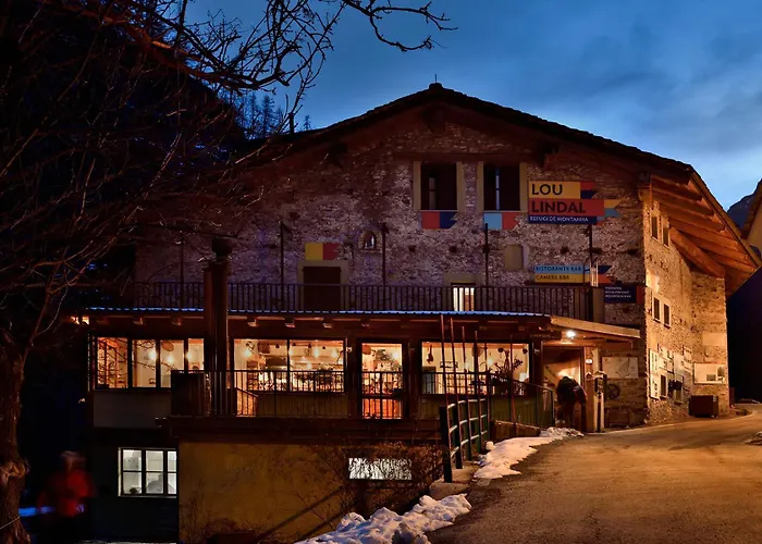Rifugio Lou Lindal 호텔