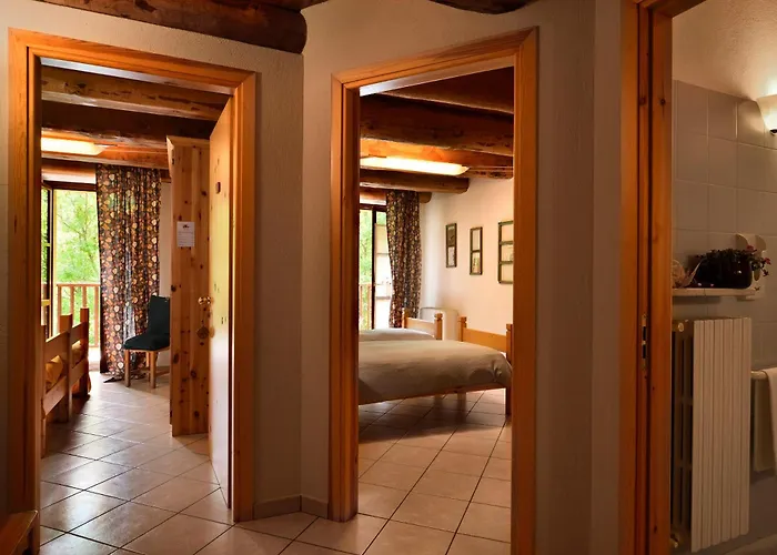 Rifugio Lou Lindal 호텔